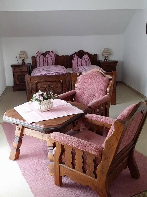 Gast- und Pensionhaus Zur Linde Staufenberg  Zimmer foto